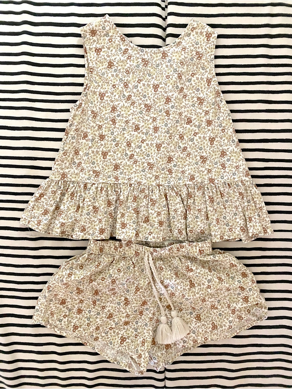 Rylee + Cru 6-7yr Girls Floral Cream Shorts Set